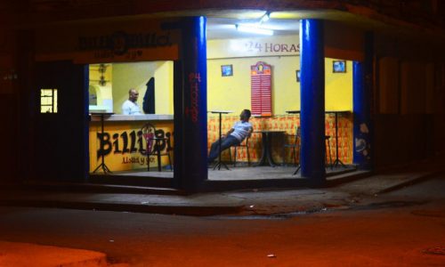 deux hommes le soir Accueil